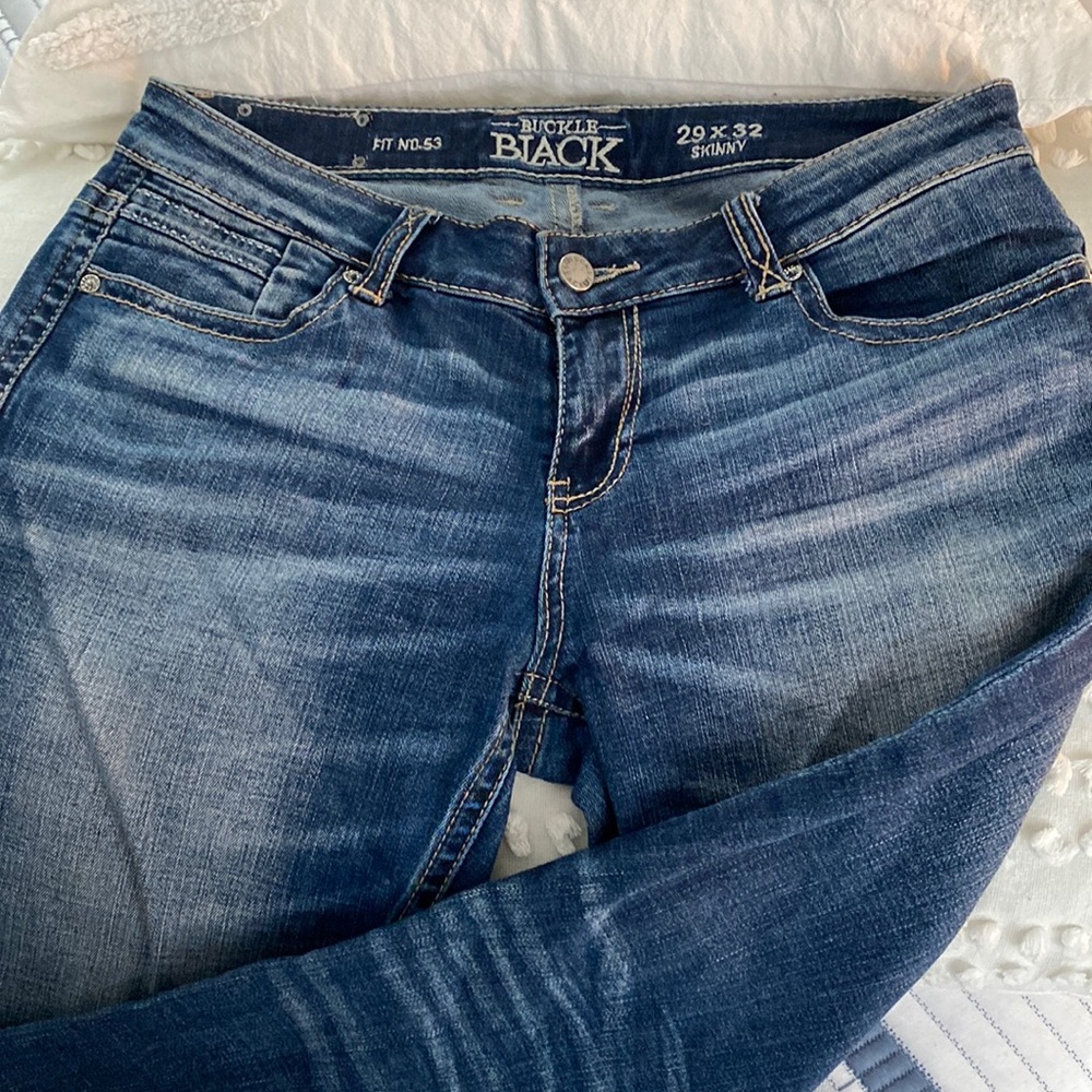 Buckle Black. Skinny jeans.